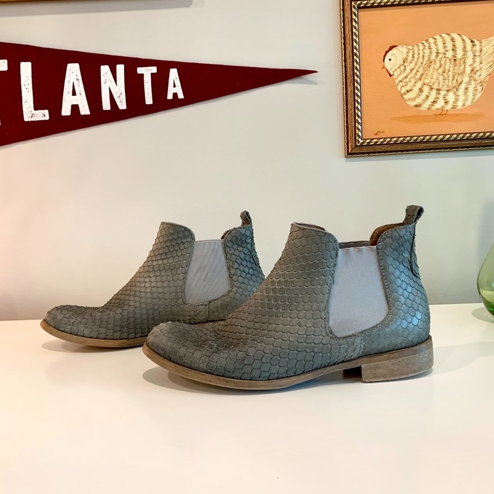Vera Gomma Dusty Blue Teal Gray Scaled Leather Booties Size 39 (US Size 8.5)